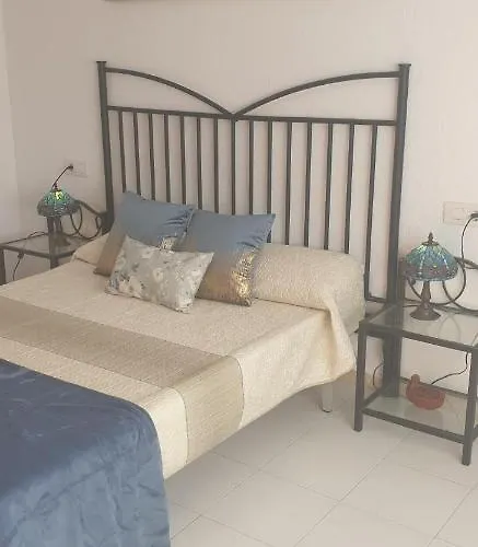 Jardines Canarios 2 * לוס כריסטיאנוס